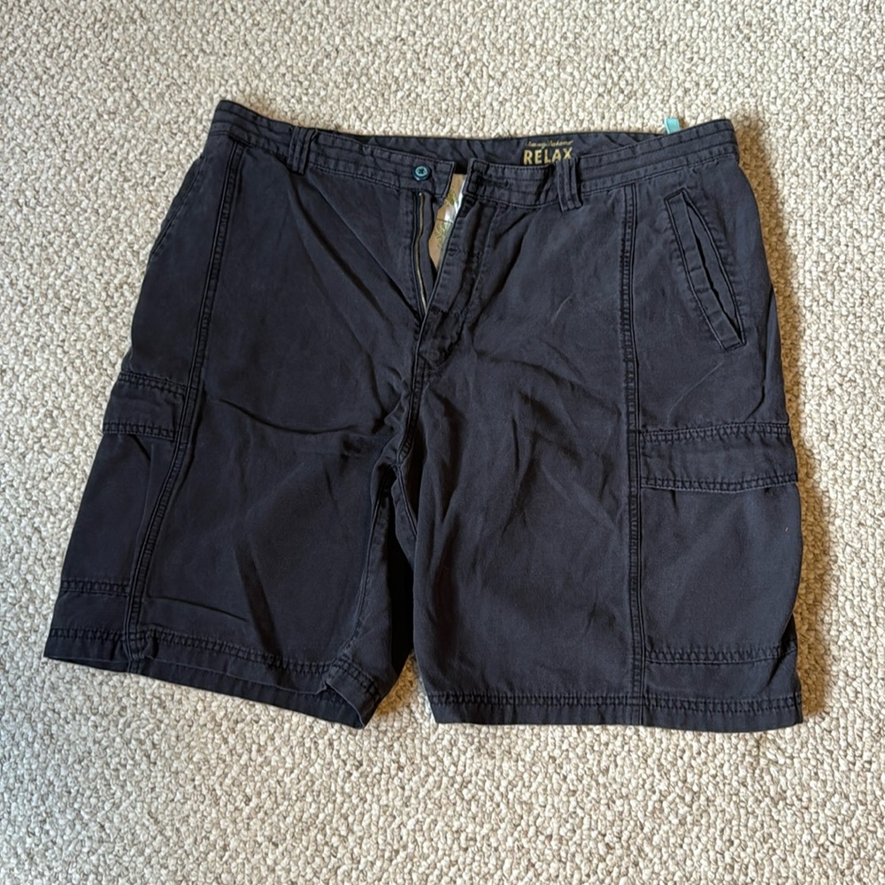Men’s Tommy Bahama navy shorts size 38